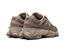 Cargar imagen en el visor de la galería, New Balance 9060 MUSHROOM BROWN