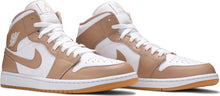 Cargar imagen en el visor de la galería, Air Jordan 1 Mid TAN GUM