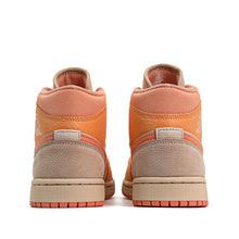 Cargar imagen en el visor de la galería, Air Jordan 1 Mid APRICOT ORANGE