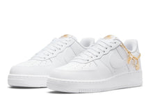 Cargar imagen en el visor de la galería, Air Force 1 07 LX WHITE PENDANT