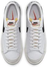 Cargar imagen en el visor de la galería, Blazer Low &#39;77 VINTAGE WHITE BLACK