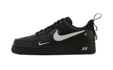 Cargar imagen en el visor de la galería, Nike Air Force 1 Low UTILITY BLACK