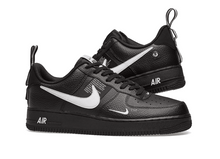 Cargar imagen en el visor de la galería, Nike Air Force 1 Low UTILITY BLACK