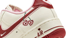 Cargar imagen en el visor de la galería, Nike Air Force 1 Low VALENTINE&#39;S DAY 2023